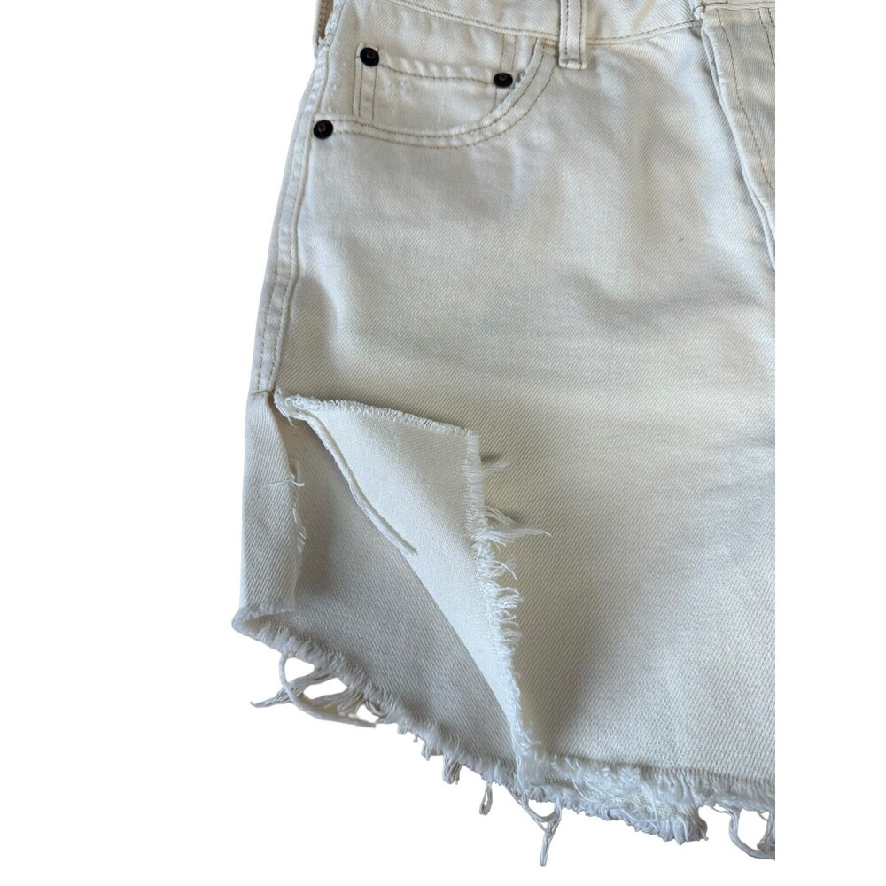 Free People WE THE FREE Women's Baggy Tomboy Denim Shorts Size 25 Off White - Picture 6 of 11